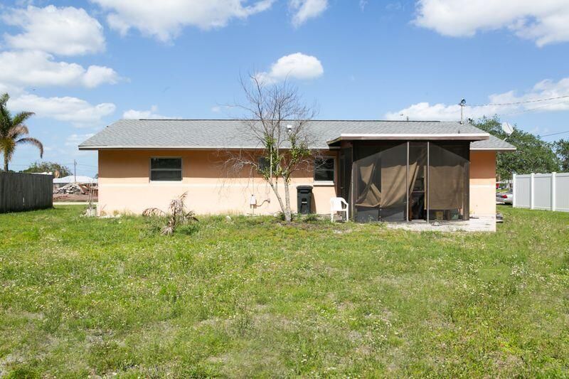 734 SE Arton Lane, Port Saint Lucie, FL 34983 Photo