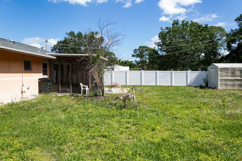 734 SE Arton Lane, Port Saint Lucie, FL 34983 Photo