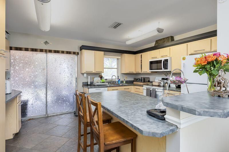 734 SE Arton Lane, Port Saint Lucie, FL 34983 Photo