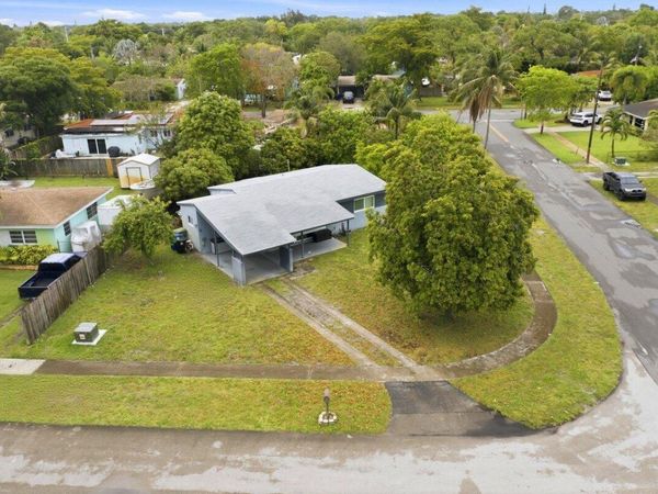 2421 SW 16th Street, Fort Lauderdale, FL 33312