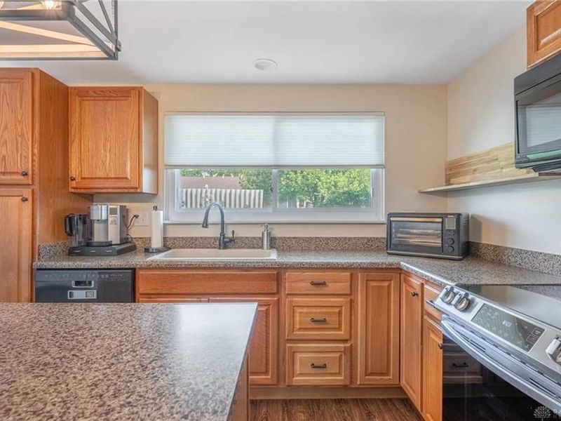 7336 Cohasset Drive, Huber Heights, OH 45424 Photo 5