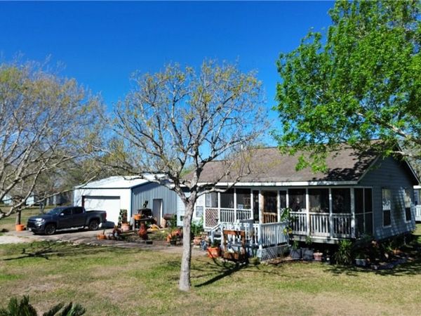 802 Bay Street , Austwell, TX 77950