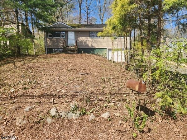 286 Cupsaw Dr, Ringwood, NJ 07456