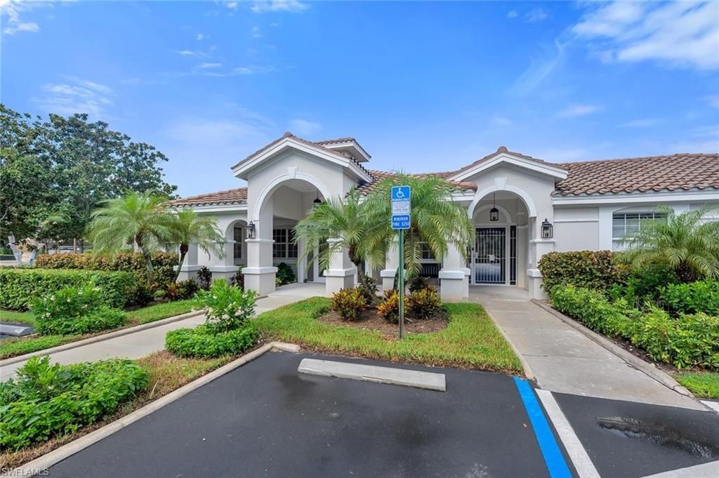 6808 Satinleaf Rd S, Unit 202, Naples, FL 34109 Photo