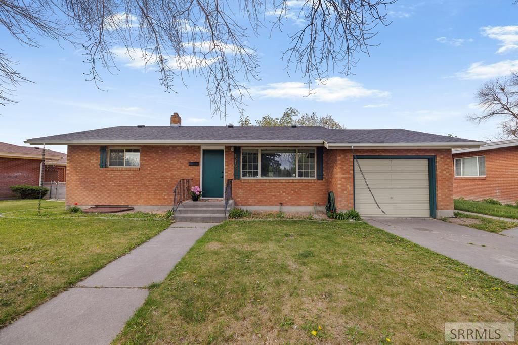 1219 10th Street, Idaho Falls, ID 83404 Main Photo