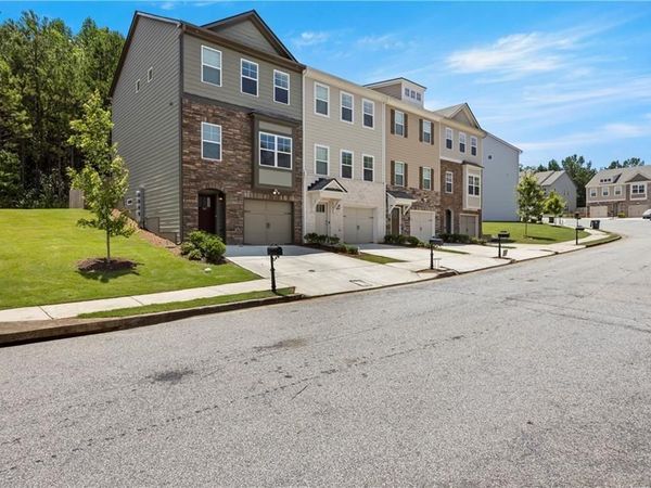 945 Belfry Terrace , Fairburn, GA 30213