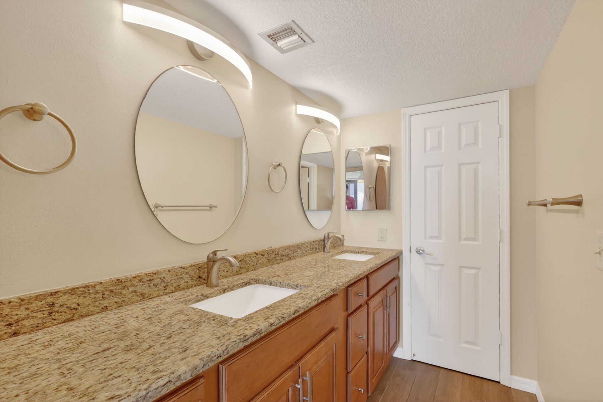 5061 N Highway A1a, Unit 905, Hutchinson Island, FL 34949 Photo