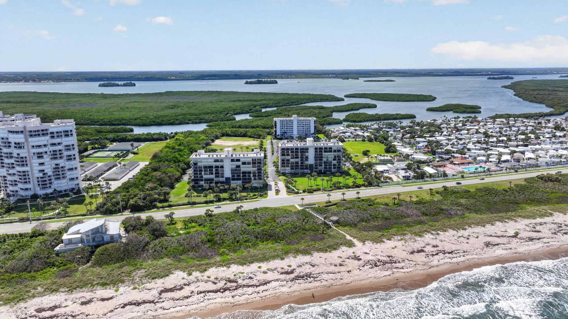 5061 N Highway A1a, Unit 905, Hutchinson Island, FL 34949 Photo