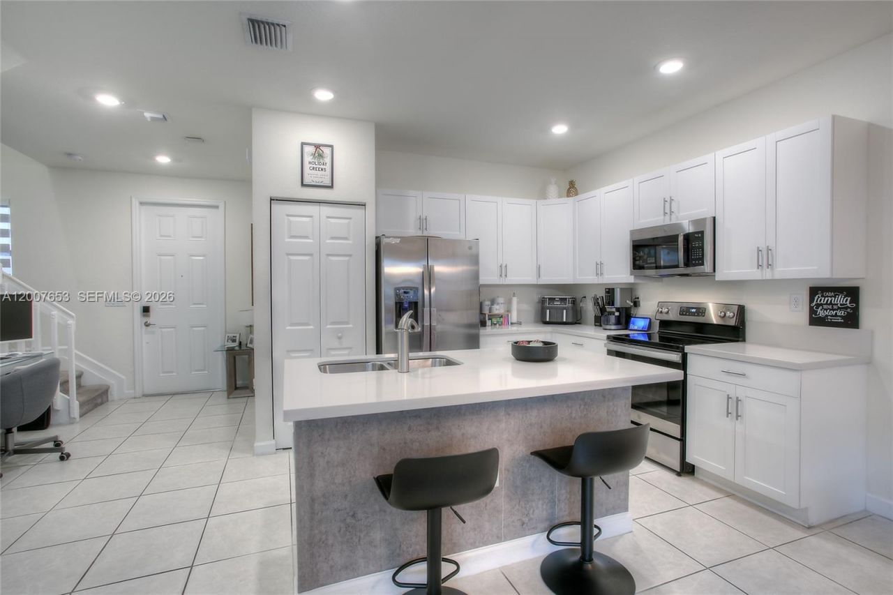 11017 W 33rd Way , Hialeah, FL 33018 Photo