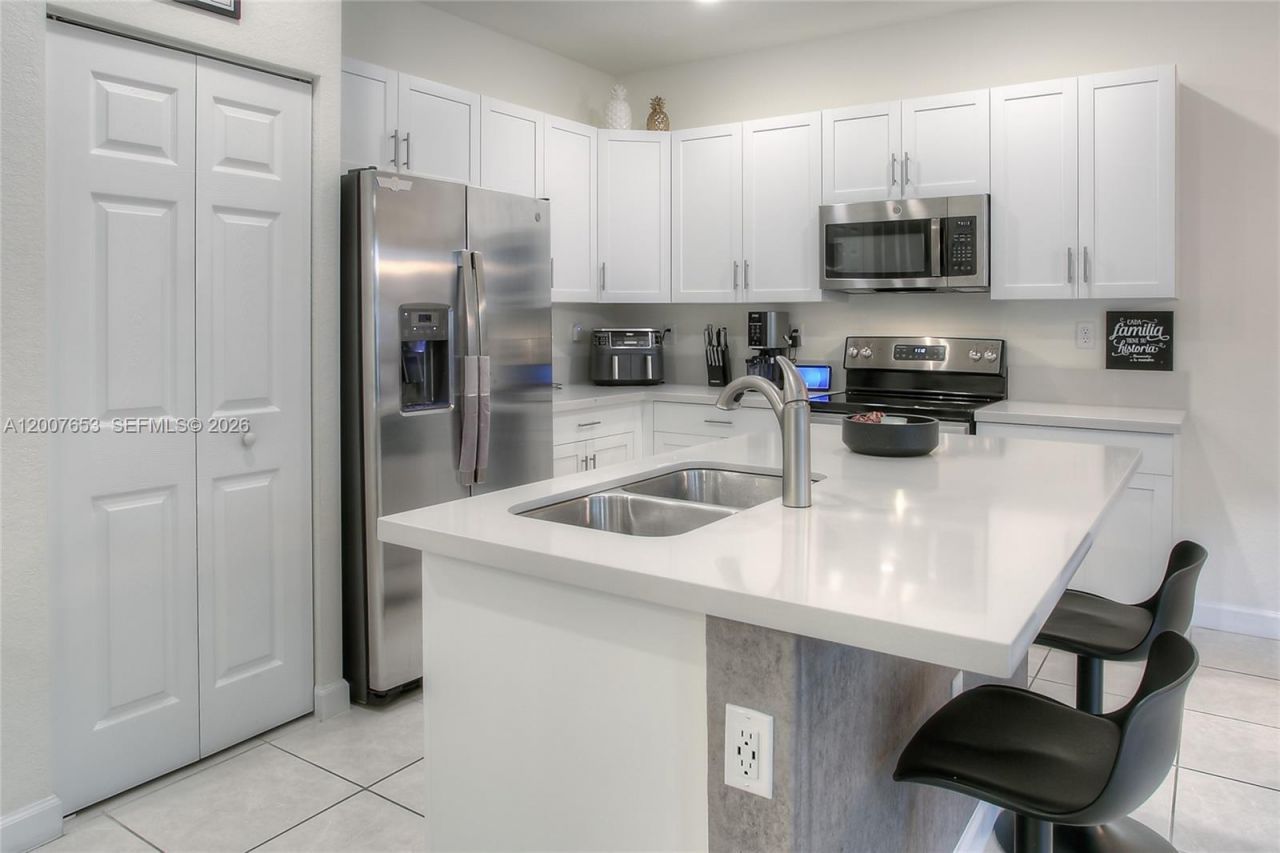 11017 W 33rd Way , Hialeah, FL 33018 Photo