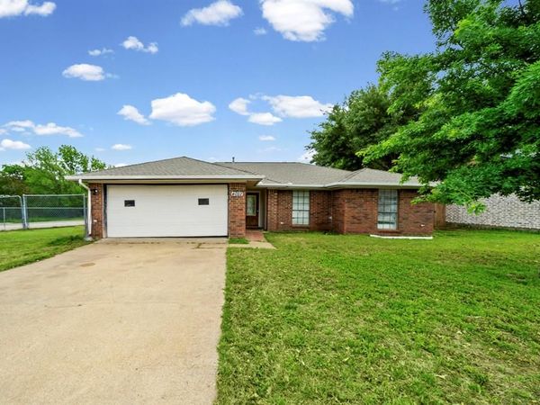 4022 William Street, Sachse, TX 75048