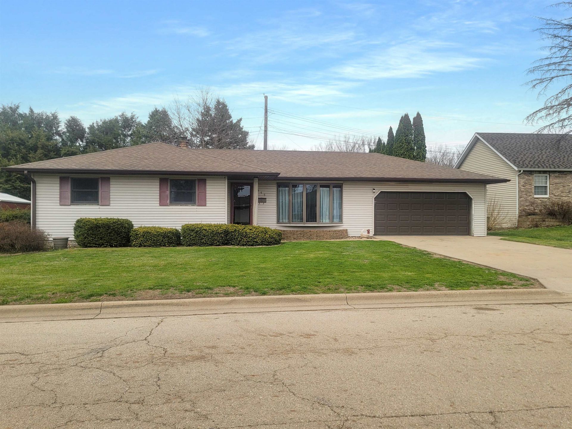 445 Peach Street, EAST DUBUQUE, IL 61025