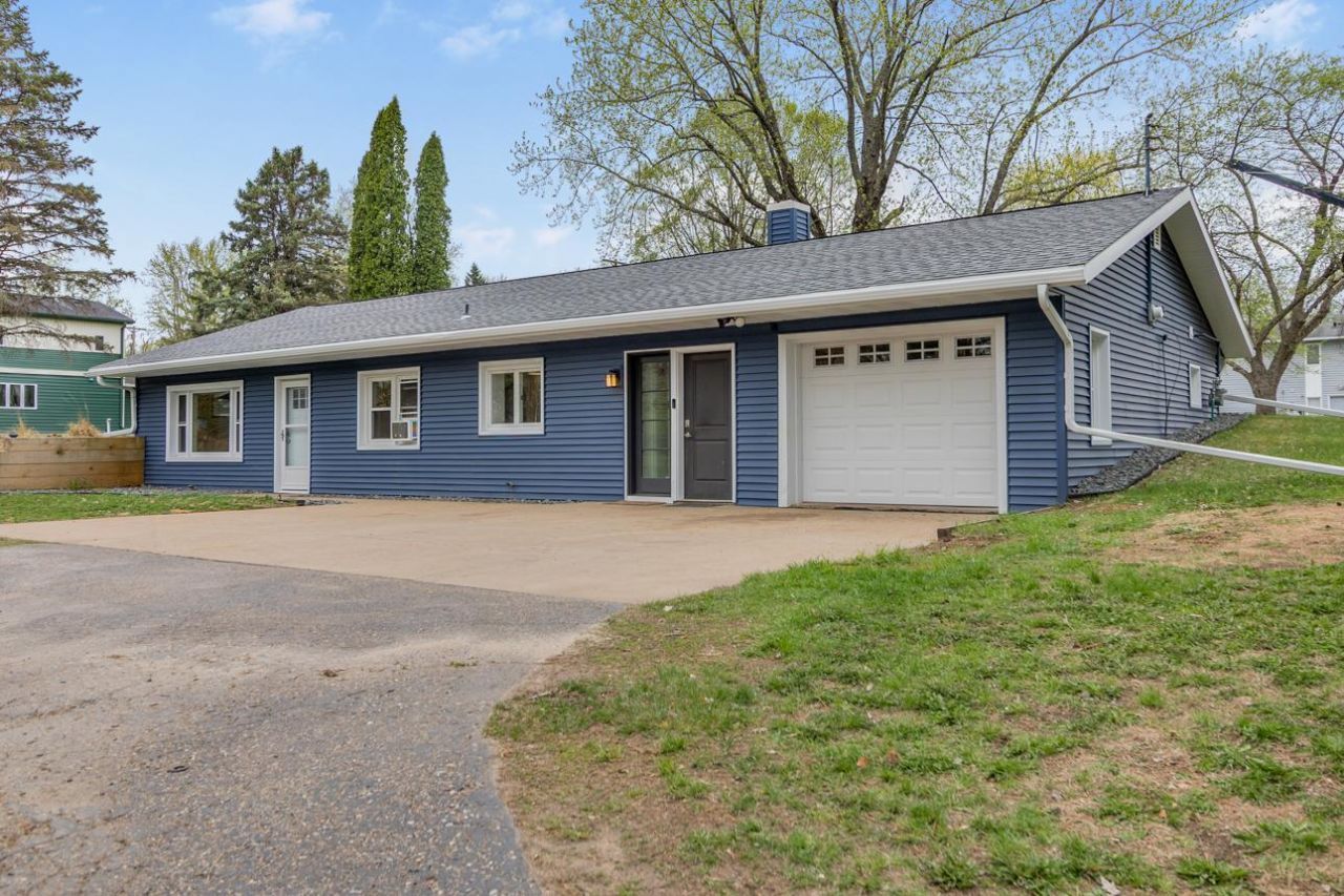 951 Washington Street , Prescott, WI 54021