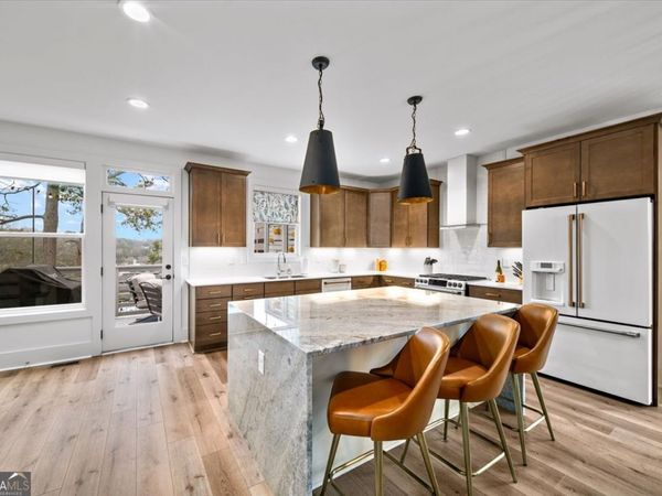 301 Penny Ct, Sandy Springs, GA 30328