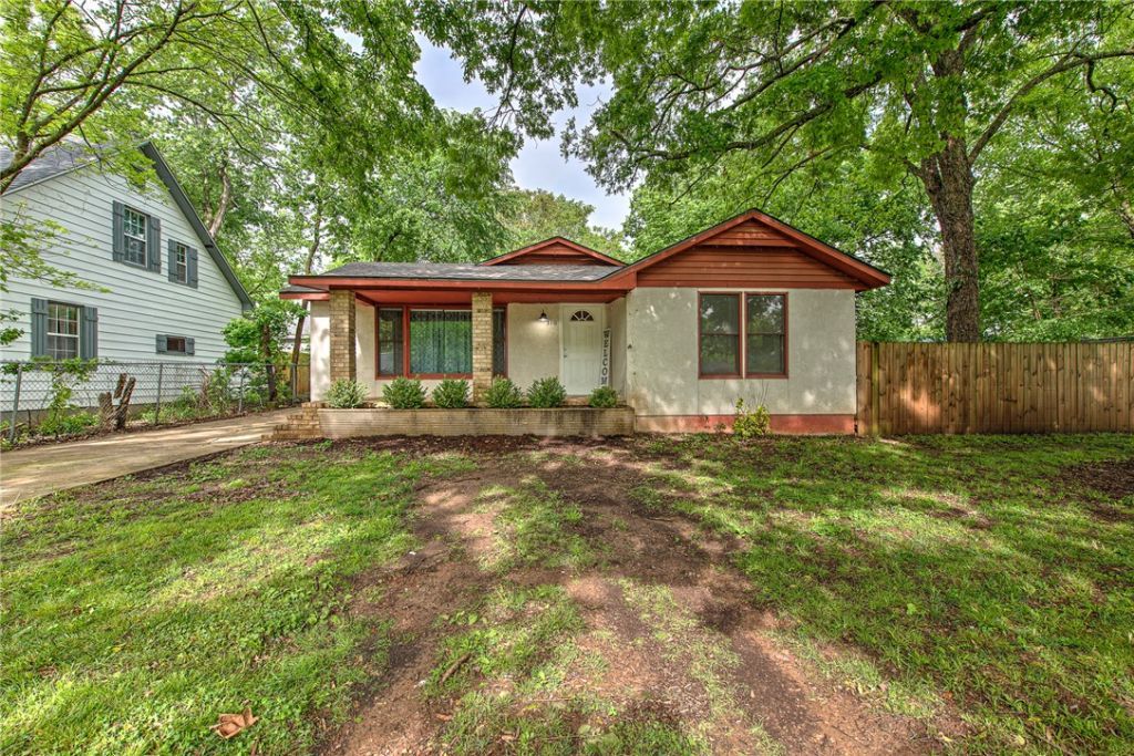 310 S Bush Street, Sulphur Springs, AR 72768 Main Photo