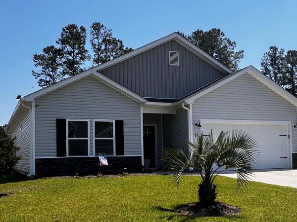 386 Long Meadow Dr., Loris, SC 29569