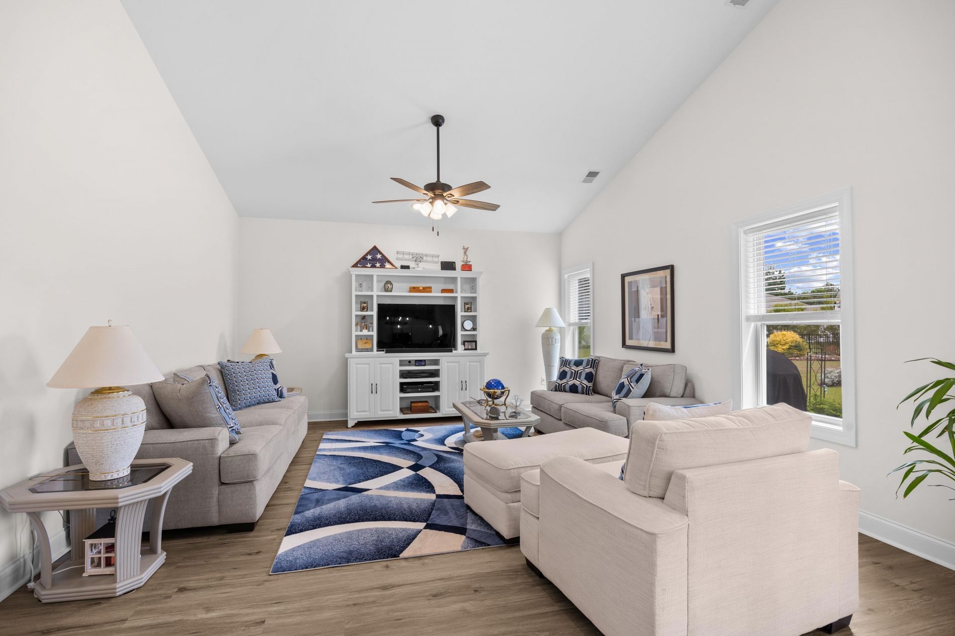 386 Long Meadow Dr. Photo 8