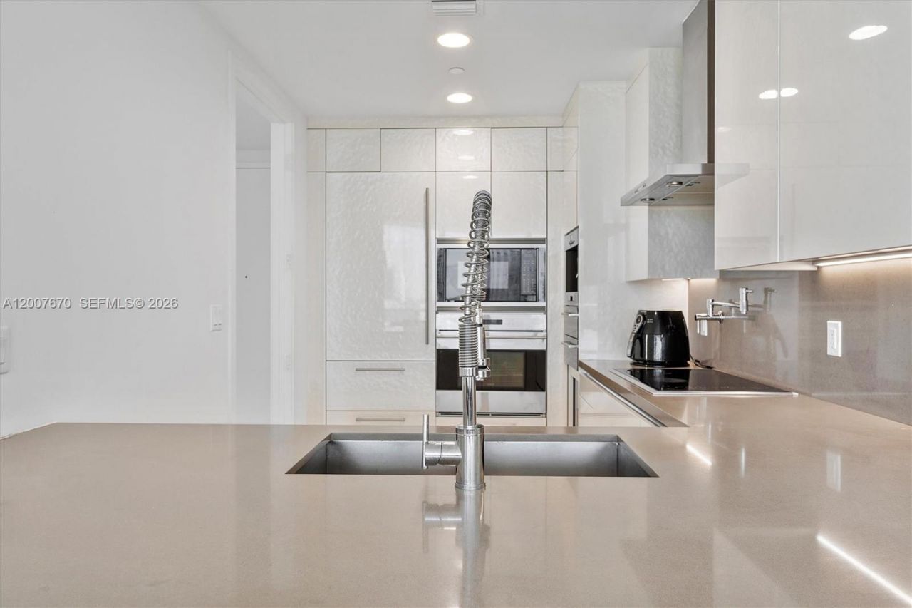 17475 Collins Ave , Unit 504, Sunny Isles Beach, FL 33160 Photo