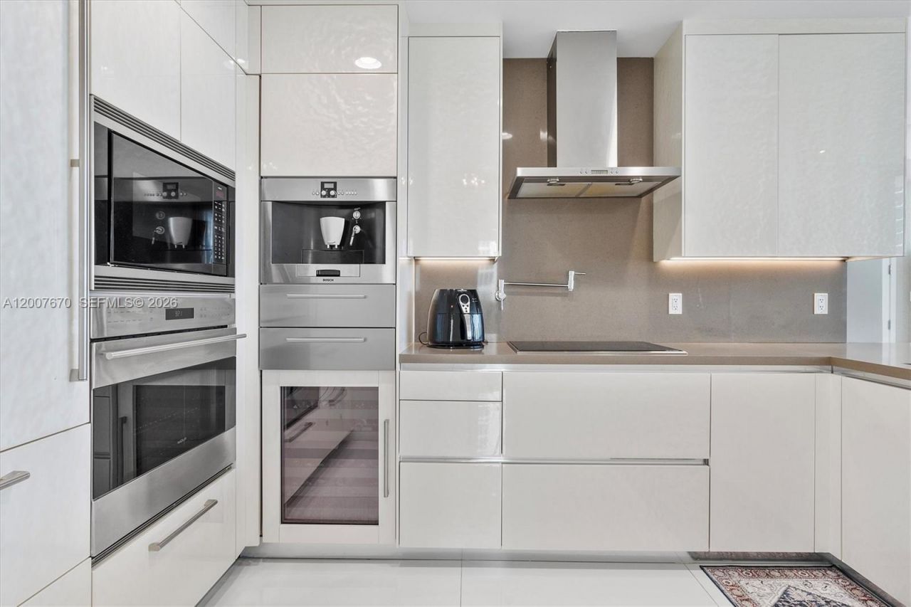 17475 Collins Ave , Unit 504, Sunny Isles Beach, FL 33160 Photo