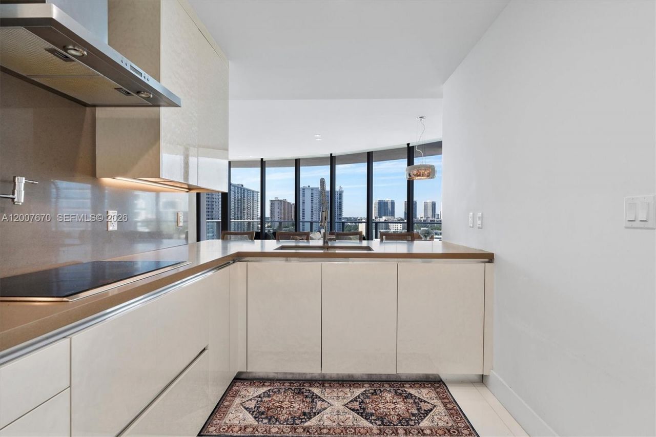 17475 Collins Ave , Unit 504, Sunny Isles Beach, FL 33160 Photo