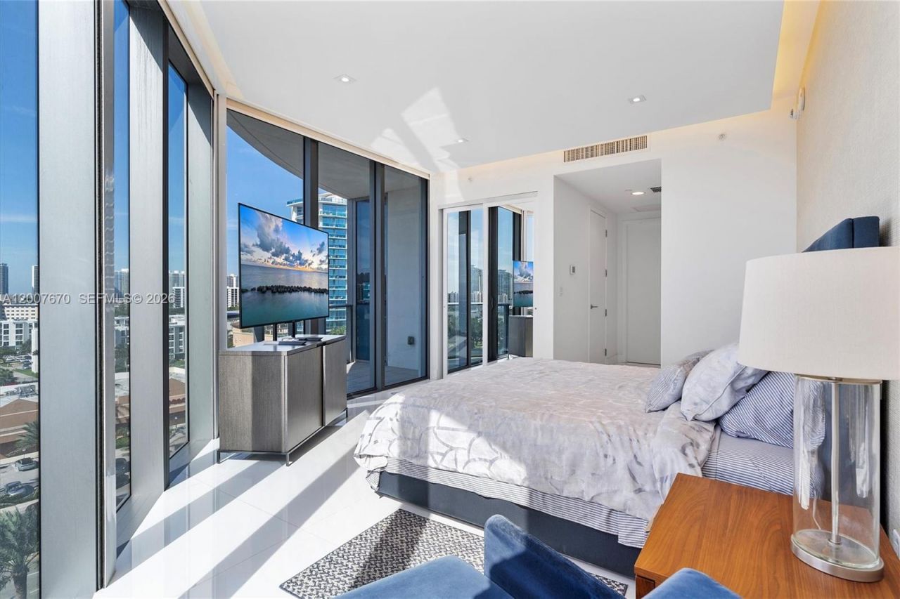 17475 Collins Ave , Unit 504, Sunny Isles Beach, FL 33160 Photo