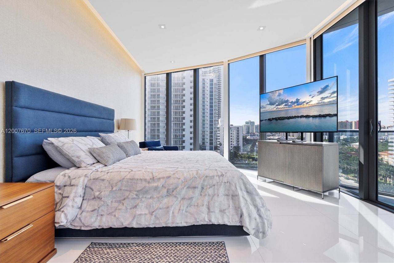 17475 Collins Ave , Unit 504, Sunny Isles Beach, FL 33160 Photo