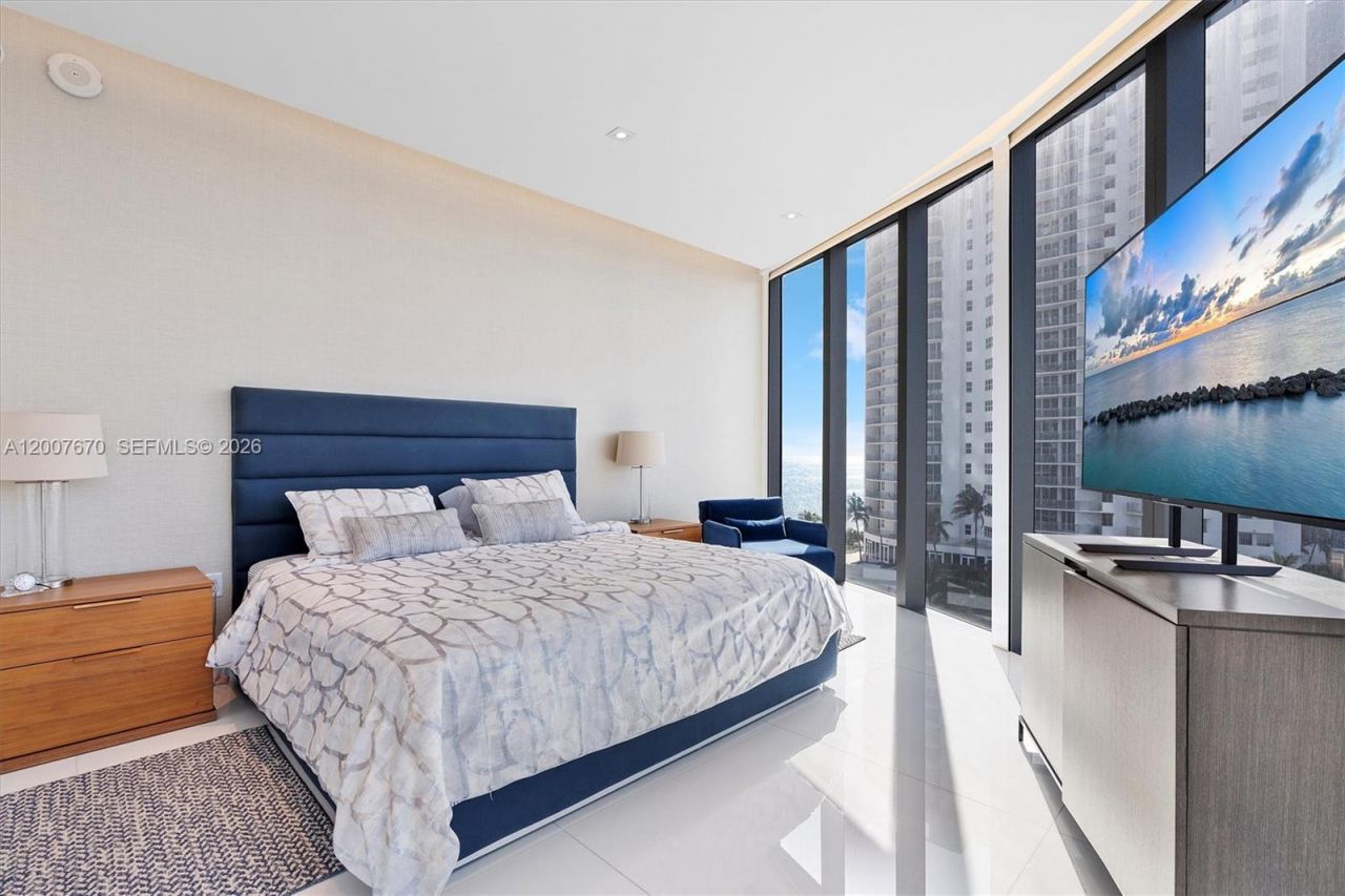 17475 Collins Ave , Unit 504, Sunny Isles Beach, FL 33160 Photo