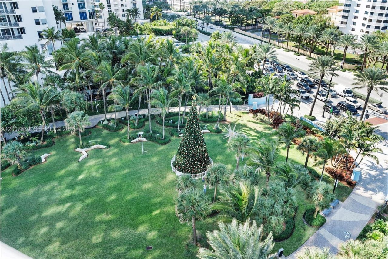 17475 Collins Ave , Unit 504, Sunny Isles Beach, FL 33160 Photo
