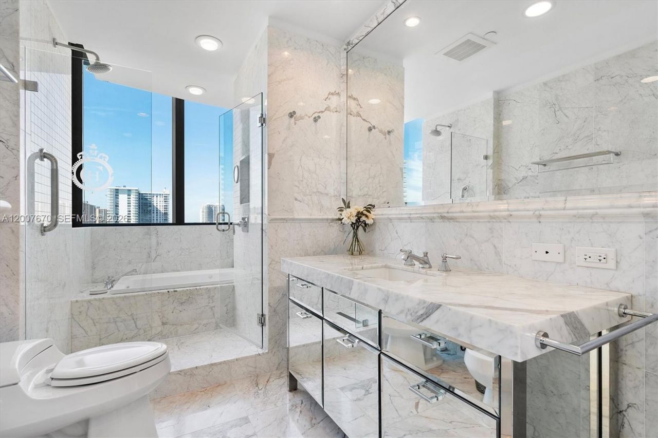 17475 Collins Ave , Unit 504, Sunny Isles Beach, FL 33160 Photo