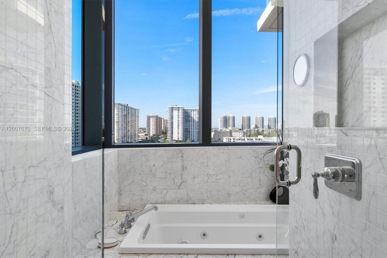 17475 Collins Ave , Unit 504, Sunny Isles Beach, FL 33160 Photo