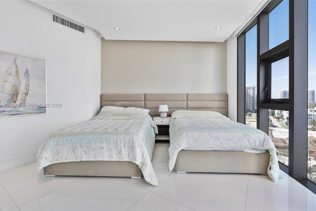 17475 Collins Ave , Unit 504, Sunny Isles Beach, FL 33160 Photo