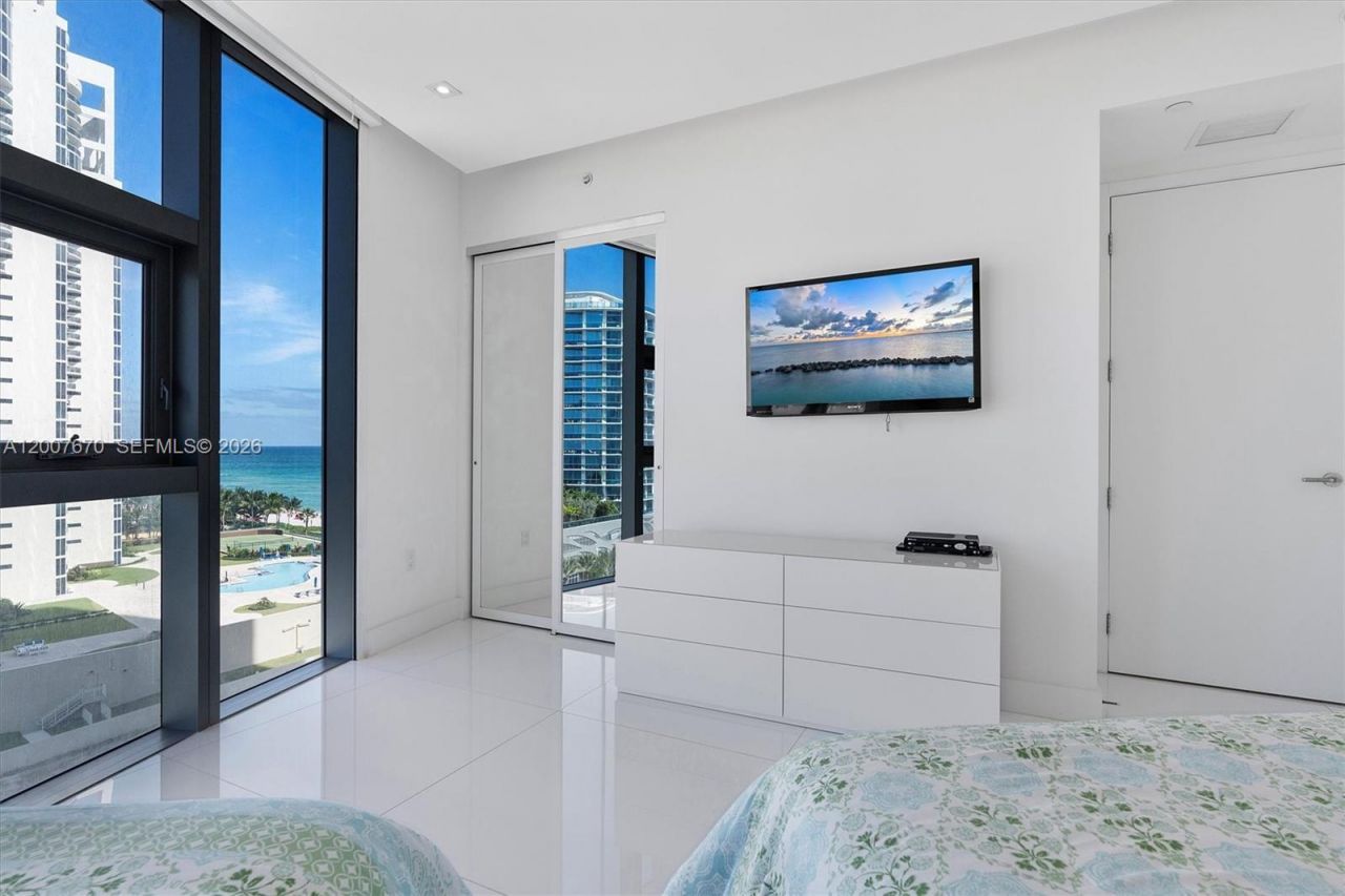 17475 Collins Ave , Unit 504, Sunny Isles Beach, FL 33160 Photo