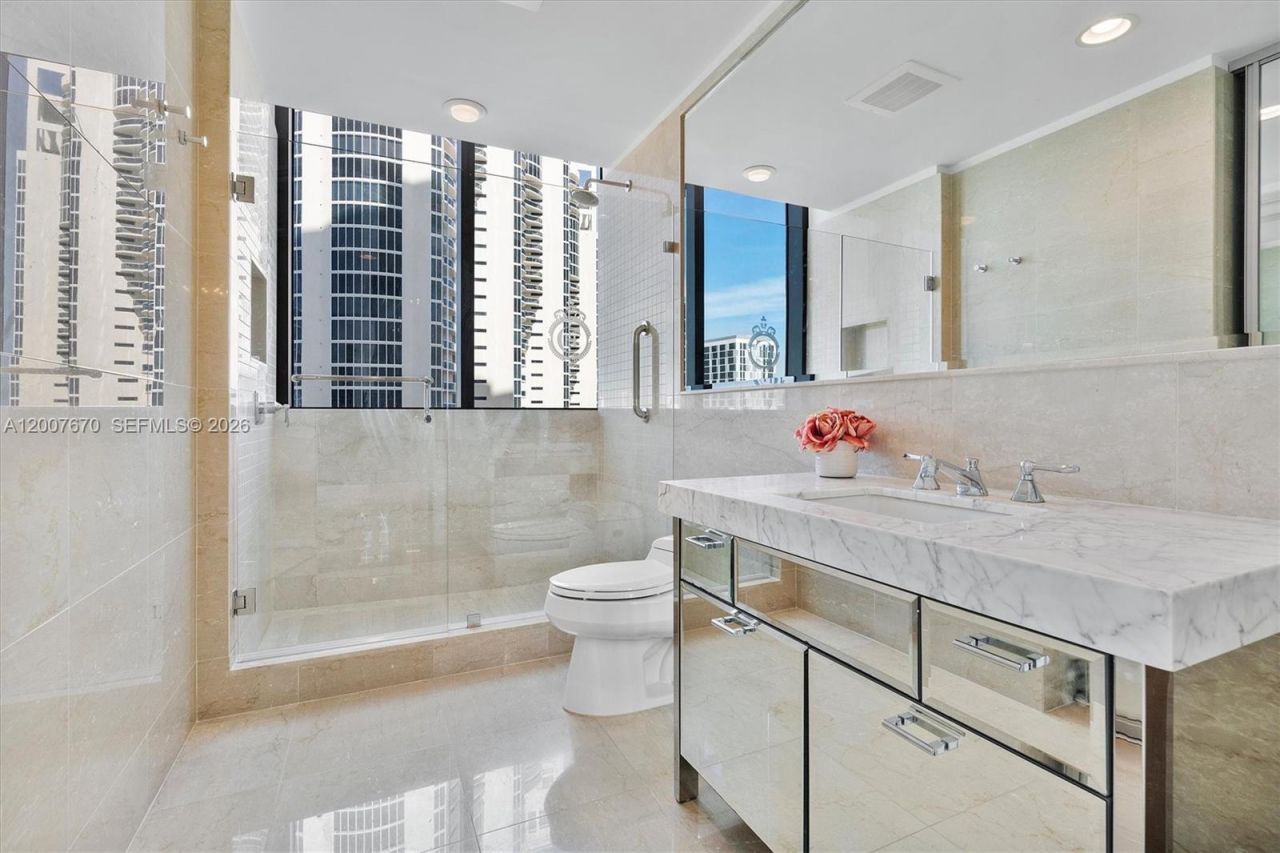 17475 Collins Ave , Unit 504, Sunny Isles Beach, FL 33160 Photo