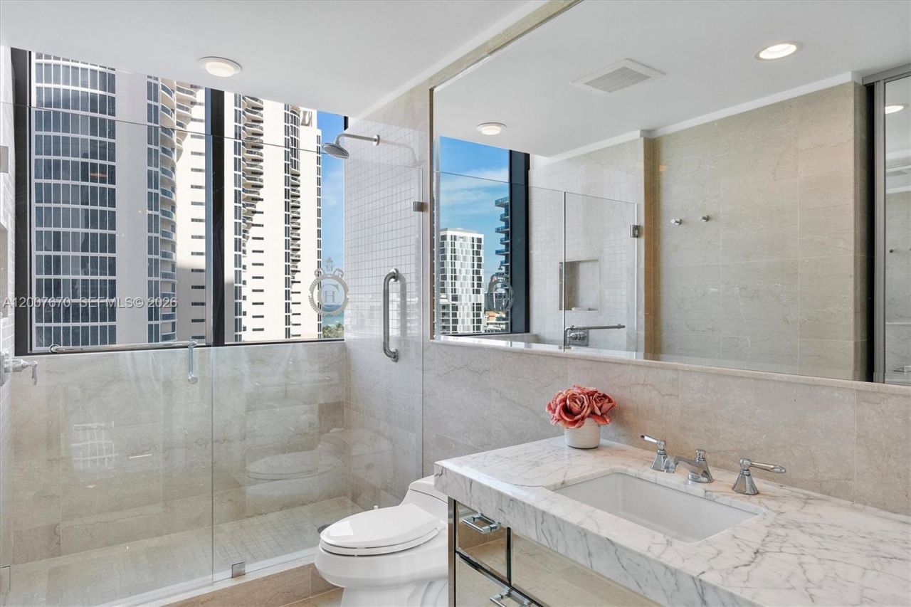 17475 Collins Ave , Unit 504, Sunny Isles Beach, FL 33160 Photo