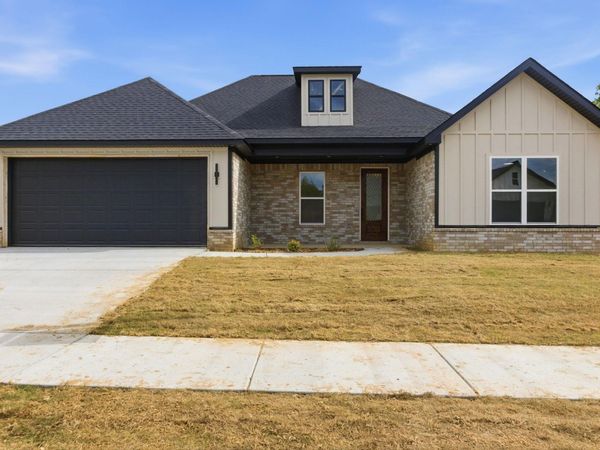 4841 Coronell Way, Bryant, AR 72002