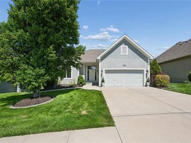 11005 N Cosby Avenue, Kansas City, MO 64154