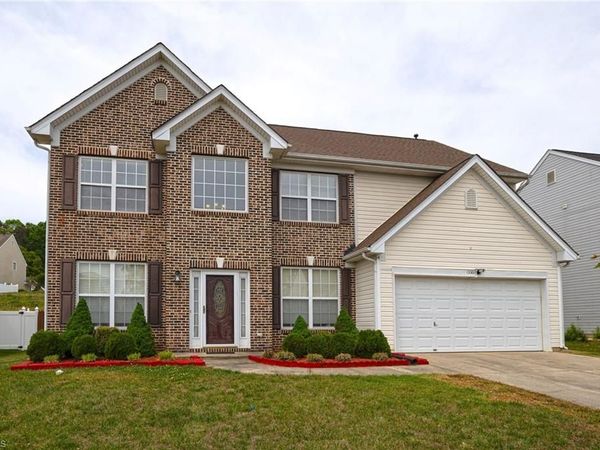 1336 Pondhaven Drive , High Point, NC 27265