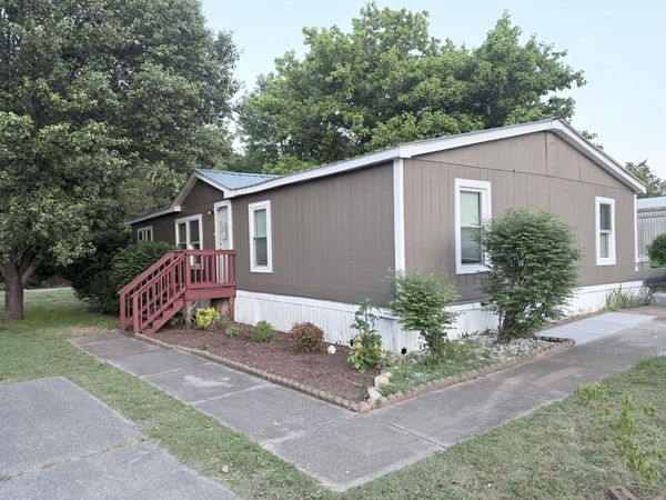 701 Enon Springs Rd E, Smyrna, TN 37167