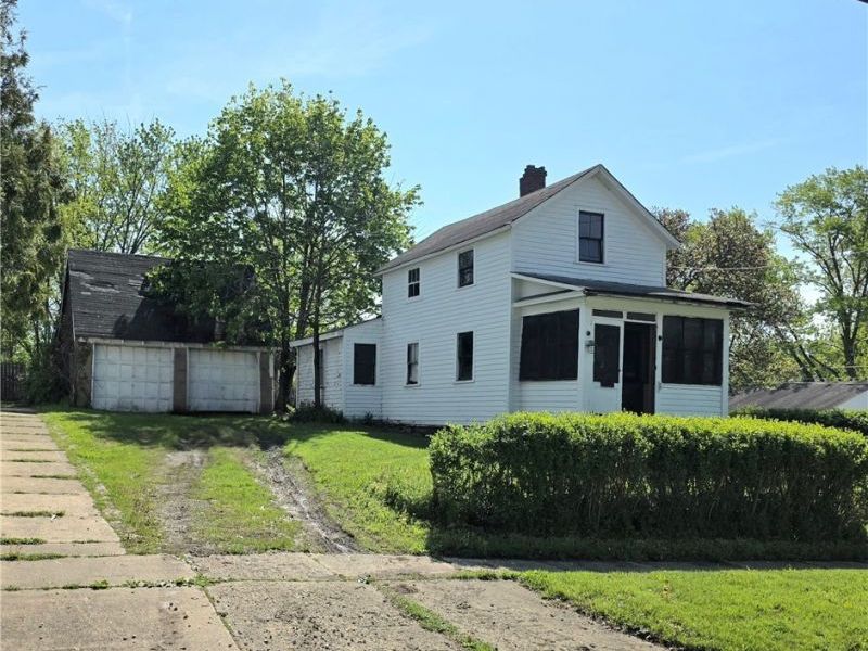447 S Diamond Street, Ravenna, OH 44266 Photo 1