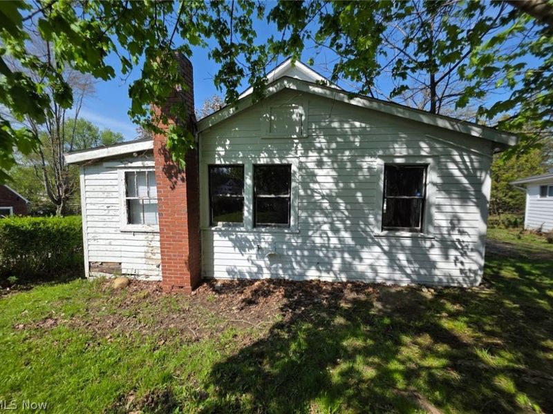 447 S Diamond Street, Ravenna, OH 44266 Photo 2