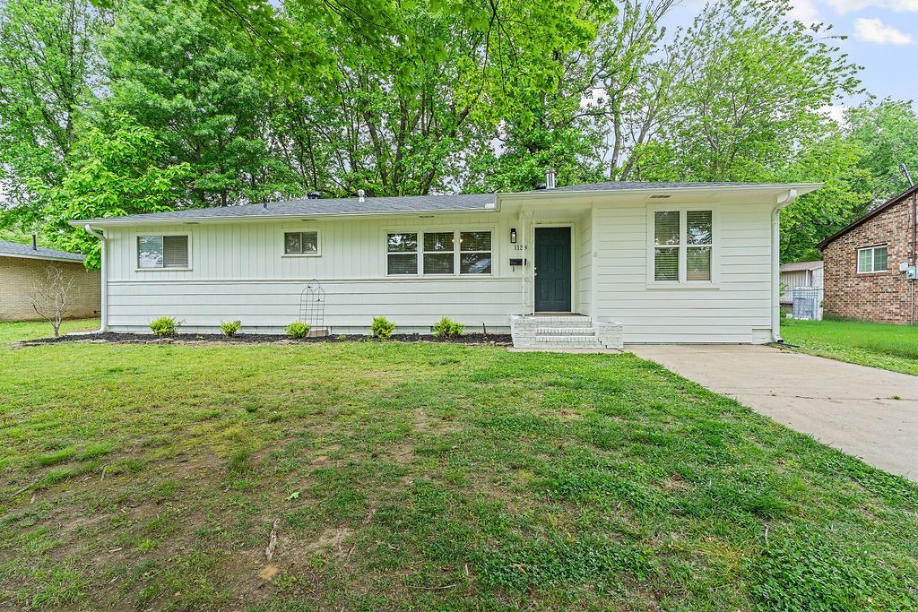 1138 N West End Street, Springdale, AR 72764 Main Photo