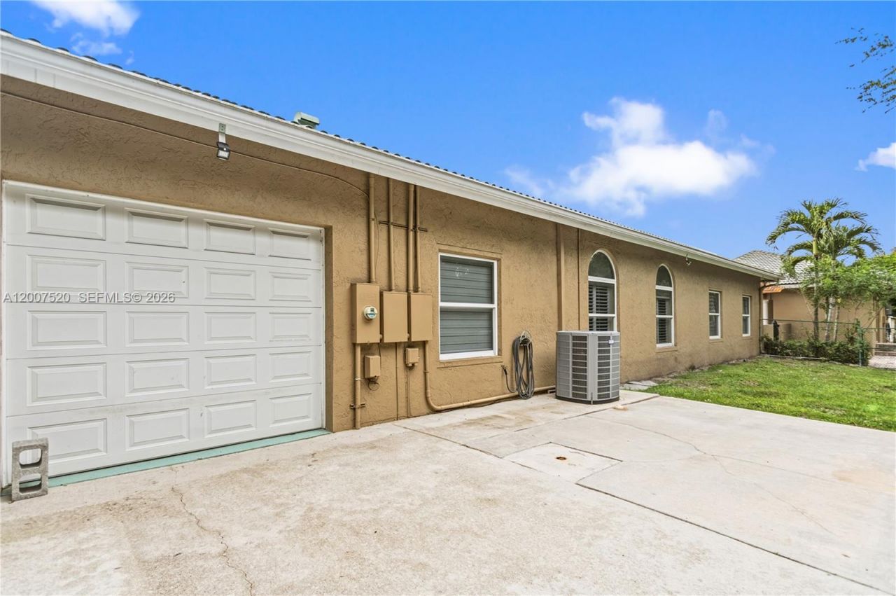 12343 NW 19th St , Plantation, FL 33323 Photo