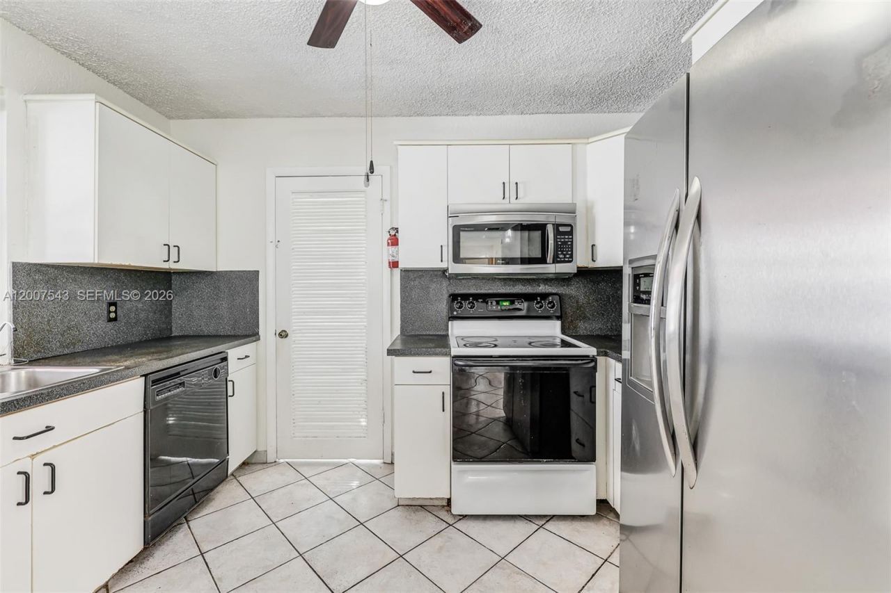 9610 SW 16th St, Miami, FL 33165 Photo