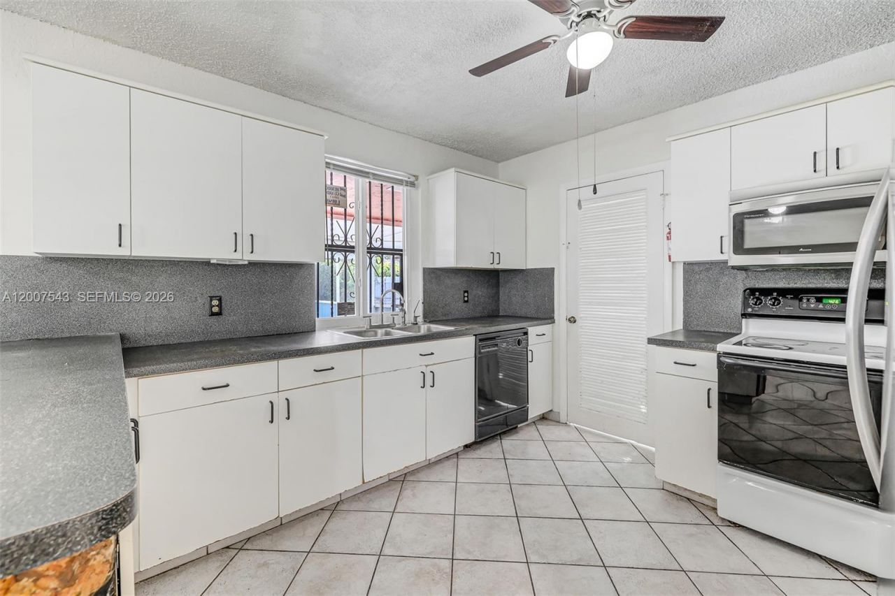 9610 SW 16th St, Miami, FL 33165 Photo