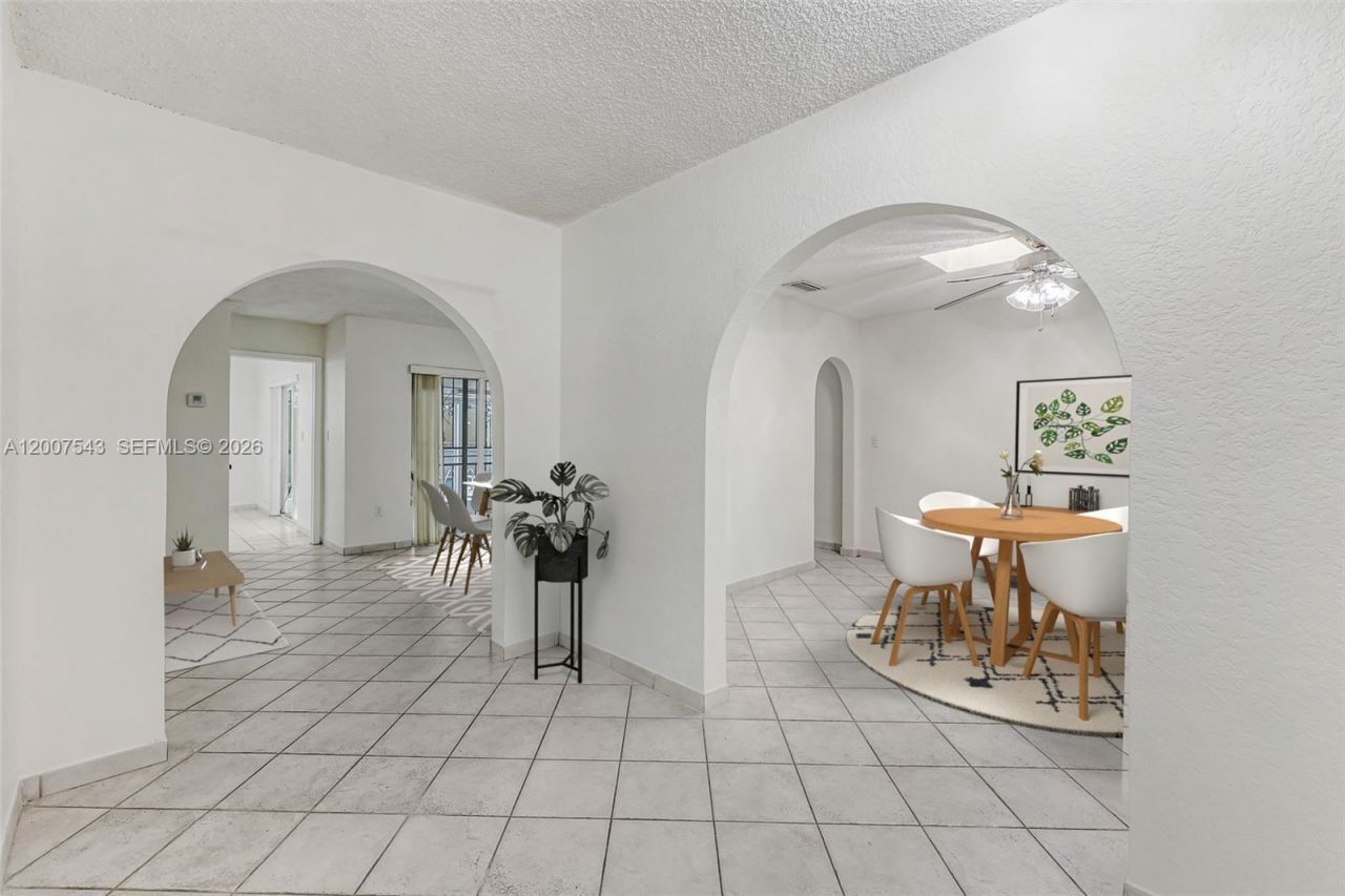 9610 SW 16th St, Miami, FL 33165 Photo