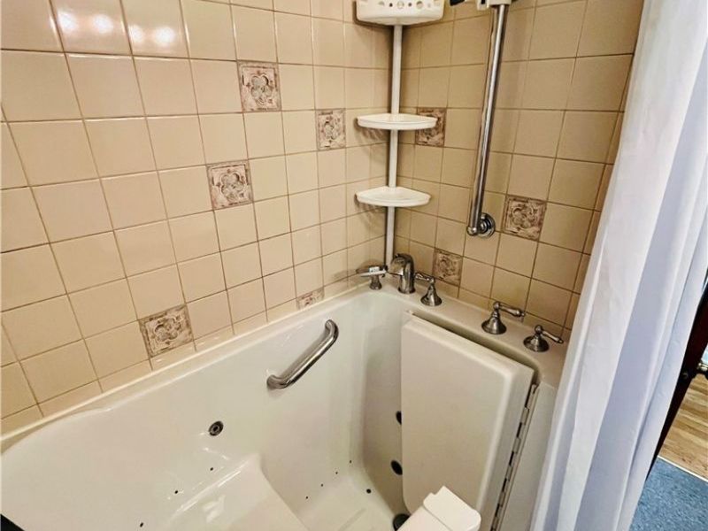 211 Square Drive, Madison, OH 44057 Photo 32