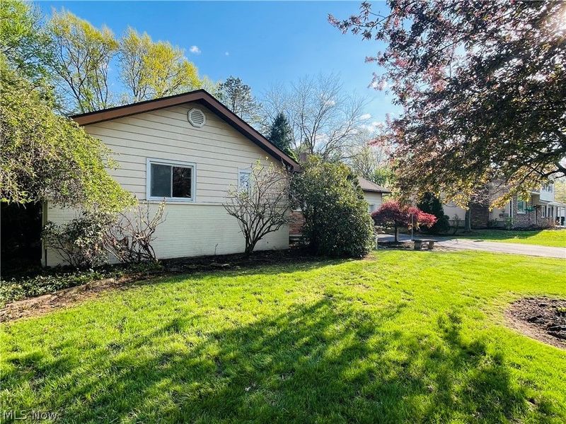 211 Square Drive, Madison, OH 44057 Photo 7