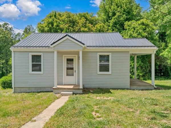 1142 Sylvan AVE , Martinsville, VA 24112