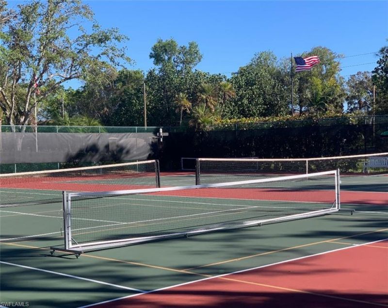 306 Emerald Bay Cir, Unit J5, Naples, FL 34110 Photo
