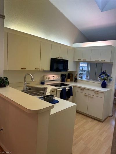 306 Emerald Bay Cir, Unit J5, Naples, FL 34110 Photo